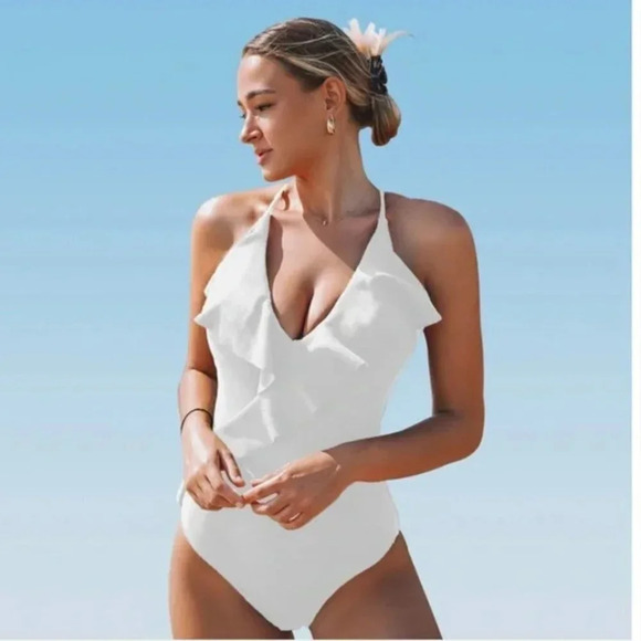 NWT Cupshe Women's White Ruffled One Piece Swimsuit Plunging Neckline Small - Picture 1 of 4